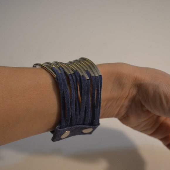 Bracelet Handmade Blue Leather Suede Strips Steel Tubes Decors 4 Snaps-Fasteners - Picture 4 of 5